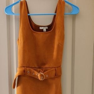 Fitted mini dress with cute belt